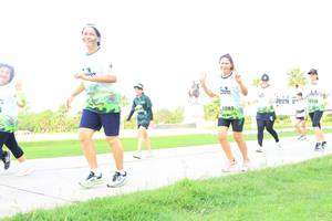 BIB: 2585
                            <button type="button" onclick="openModal(3693279)" class="btn btn-primary btn-sm float-right btn-popup" data-toggle="modal" data-target=".modal-high-quality">
                        <i class="fas fa-shopping-cart"></i> Add to Cart
                    </button>
                                            <button type="button" onclick="isThisMe(3693279, true)" class="btn btn-success btn-sm float-right btn-popup btn-isme hidden" data-toggle="tooltip" data-placement="bottom" title="นี่คือรูปของคุณใช่ไหม คลิกที่นี่เพื่อเอาเข้าอัลบั้ม">
                        <i class="fas fa-plus"></i> Add to album
                    </button>
                    <button type="button" onclick="isThisMe(3693279, false)" class="btn btn-warning btn-sm float-right btn-popup btn-isnotme hidden">
                        <i class="fas fa-ban"></i> Remove from album
                    </button>