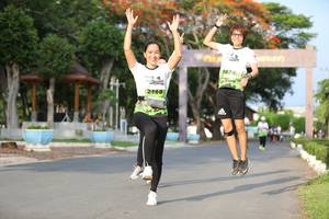 BIB: 1676, 2168
                            <button type="button" onclick="openModal(3627696)" class="btn btn-primary btn-sm float-right btn-popup" data-toggle="modal" data-target=".modal-high-quality">
                        <i class="fas fa-shopping-cart"></i> Add to Cart
                    </button>
                                            <button type="button" onclick="isThisMe(3627696, true)" class="btn btn-success btn-sm float-right btn-popup btn-isme hidden" data-toggle="tooltip" data-placement="bottom" title="นี่คือรูปของคุณใช่ไหม คลิกที่นี่เพื่อเอาเข้าอัลบั้ม">
                        <i class="fas fa-plus"></i> Add to album
                    </button>
                    <button type="button" onclick="isThisMe(3627696, false)" class="btn btn-warning btn-sm float-right btn-popup btn-isnotme hidden">
                        <i class="fas fa-ban"></i> Remove from album
                    </button>