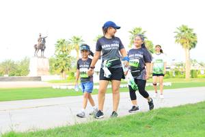 BIB: 686
                            <button type="button" onclick="openModal(3696306)" class="btn btn-primary btn-sm float-right btn-popup" data-toggle="modal" data-target=".modal-high-quality">
                        <i class="fas fa-shopping-cart"></i> Add to Cart
                    </button>
                                            <button type="button" onclick="isThisMe(3696306, true)" class="btn btn-success btn-sm float-right btn-popup btn-isme hidden" data-toggle="tooltip" data-placement="bottom" title="นี่คือรูปของคุณใช่ไหม คลิกที่นี่เพื่อเอาเข้าอัลบั้ม">
                        <i class="fas fa-plus"></i> Add to album
                    </button>
                    <button type="button" onclick="isThisMe(3696306, false)" class="btn btn-warning btn-sm float-right btn-popup btn-isnotme hidden">
                        <i class="fas fa-ban"></i> Remove from album
                    </button>