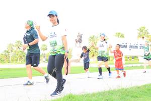 BIB: 
                            <button type="button" onclick="openModal(3692608)" class="btn btn-primary btn-sm float-right btn-popup" data-toggle="modal" data-target=".modal-high-quality">
                        <i class="fas fa-shopping-cart"></i> Add to Cart
                    </button>
                                            <button type="button" onclick="isThisMe(3692608, true)" class="btn btn-success btn-sm float-right btn-popup btn-isme hidden" data-toggle="tooltip" data-placement="bottom" title="นี่คือรูปของคุณใช่ไหม คลิกที่นี่เพื่อเอาเข้าอัลบั้ม">
                        <i class="fas fa-plus"></i> Add to album
                    </button>
                    <button type="button" onclick="isThisMe(3692608, false)" class="btn btn-warning btn-sm float-right btn-popup btn-isnotme hidden">
                        <i class="fas fa-ban"></i> Remove from album
                    </button>