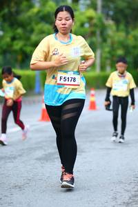 BIB: 5178
                            <button type="button" onclick="openModal(13110453)" class="btn btn-primary btn-sm float-right btn-popup" data-toggle="modal" data-target=".modal-high-quality">
                        <i class="fas fa-shopping-cart"></i> Add to Cart
                    </button>
                                            <button type="button" onclick="isThisMe(13110453, true)" class="btn btn-success btn-sm float-right btn-popup btn-isme hidden" data-toggle="tooltip" data-placement="bottom" title="นี่คือรูปของคุณใช่ไหม คลิกที่นี่เพื่อเอาเข้าอัลบั้ม">
                        <i class="fas fa-plus"></i> Add to album
                    </button>
                    <button type="button" onclick="isThisMe(13110453, false)" class="btn btn-warning btn-sm float-right btn-popup btn-isnotme hidden">
                        <i class="fas fa-ban"></i> Remove from album
                    </button>