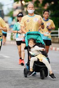 BIB: 4016
                            <button type="button" onclick="openModal(13121801)" class="btn btn-primary btn-sm float-right btn-popup" data-toggle="modal" data-target=".modal-high-quality">
                        <i class="fas fa-shopping-cart"></i> Add to Cart
                    </button>
                                            <button type="button" onclick="isThisMe(13121801, true)" class="btn btn-success btn-sm float-right btn-popup btn-isme hidden" data-toggle="tooltip" data-placement="bottom" title="นี่คือรูปของคุณใช่ไหม คลิกที่นี่เพื่อเอาเข้าอัลบั้ม">
                        <i class="fas fa-plus"></i> Add to album
                    </button>
                    <button type="button" onclick="isThisMe(13121801, false)" class="btn btn-warning btn-sm float-right btn-popup btn-isnotme hidden">
                        <i class="fas fa-ban"></i> Remove from album
                    </button>