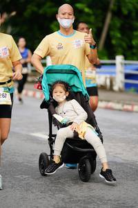 BIB: 267
                            <button type="button" onclick="openModal(13121843)" class="btn btn-primary btn-sm float-right btn-popup" data-toggle="modal" data-target=".modal-high-quality">
                        <i class="fas fa-shopping-cart"></i> Add to Cart
                    </button>
                                            <button type="button" onclick="isThisMe(13121843, true)" class="btn btn-success btn-sm float-right btn-popup btn-isme hidden" data-toggle="tooltip" data-placement="bottom" title="นี่คือรูปของคุณใช่ไหม คลิกที่นี่เพื่อเอาเข้าอัลบั้ม">
                        <i class="fas fa-plus"></i> Add to album
                    </button>
                    <button type="button" onclick="isThisMe(13121843, false)" class="btn btn-warning btn-sm float-right btn-popup btn-isnotme hidden">
                        <i class="fas fa-ban"></i> Remove from album
                    </button>