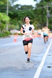 BIB: 1316
                            <button type="button" onclick="openModal(13104743)" class="btn btn-primary btn-sm float-right btn-popup" data-toggle="modal" data-target=".modal-high-quality">
                        <i class="fas fa-shopping-cart"></i> Add to Cart
                    </button>
                                            <button type="button" onclick="isThisMe(13104743, true)" class="btn btn-success btn-sm float-right btn-popup btn-isme hidden" data-toggle="tooltip" data-placement="bottom" title="นี่คือรูปของคุณใช่ไหม คลิกที่นี่เพื่อเอาเข้าอัลบั้ม">
                        <i class="fas fa-plus"></i> Add to album
                    </button>
                    <button type="button" onclick="isThisMe(13104743, false)" class="btn btn-warning btn-sm float-right btn-popup btn-isnotme hidden">
                        <i class="fas fa-ban"></i> Remove from album
                    </button>