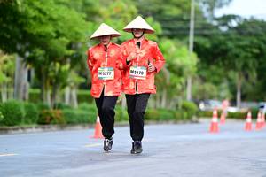 BIB: 5170, 5277
                            <button type="button" onclick="openModal(13104722)" class="btn btn-primary btn-sm float-right btn-popup" data-toggle="modal" data-target=".modal-high-quality">
                        <i class="fas fa-shopping-cart"></i> Add to Cart
                    </button>
                                            <button type="button" onclick="isThisMe(13104722, true)" class="btn btn-success btn-sm float-right btn-popup btn-isme hidden" data-toggle="tooltip" data-placement="bottom" title="นี่คือรูปของคุณใช่ไหม คลิกที่นี่เพื่อเอาเข้าอัลบั้ม">
                        <i class="fas fa-plus"></i> Add to album
                    </button>
                    <button type="button" onclick="isThisMe(13104722, false)" class="btn btn-warning btn-sm float-right btn-popup btn-isnotme hidden">
                        <i class="fas fa-ban"></i> Remove from album
                    </button>