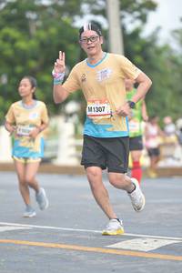 BIB: 1307
                            <button type="button" onclick="openModal(13132563)" class="btn btn-primary btn-sm float-right btn-popup" data-toggle="modal" data-target=".modal-high-quality">
                        <i class="fas fa-shopping-cart"></i> Add to Cart
                    </button>
                                            <button type="button" onclick="isThisMe(13132563, true)" class="btn btn-success btn-sm float-right btn-popup btn-isme hidden" data-toggle="tooltip" data-placement="bottom" title="นี่คือรูปของคุณใช่ไหม คลิกที่นี่เพื่อเอาเข้าอัลบั้ม">
                        <i class="fas fa-plus"></i> Add to album
                    </button>
                    <button type="button" onclick="isThisMe(13132563, false)" class="btn btn-warning btn-sm float-right btn-popup btn-isnotme hidden">
                        <i class="fas fa-ban"></i> Remove from album
                    </button>