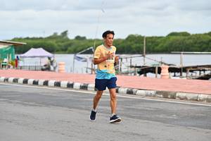 BIB: 
                            <button type="button" onclick="openModal(13099572)" class="btn btn-primary btn-sm float-right btn-popup" data-toggle="modal" data-target=".modal-high-quality">
                        <i class="fas fa-shopping-cart"></i> Add to Cart
                    </button>
                                            <button type="button" onclick="isThisMe(13099572, true)" class="btn btn-success btn-sm float-right btn-popup btn-isme hidden" data-toggle="tooltip" data-placement="bottom" title="นี่คือรูปของคุณใช่ไหม คลิกที่นี่เพื่อเอาเข้าอัลบั้ม">
                        <i class="fas fa-plus"></i> Add to album
                    </button>
                    <button type="button" onclick="isThisMe(13099572, false)" class="btn btn-warning btn-sm float-right btn-popup btn-isnotme hidden">
                        <i class="fas fa-ban"></i> Remove from album
                    </button>