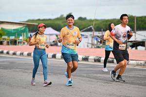 BIB: 2002, 2720, 2723
                            <button type="button" onclick="openModal(13103312)" class="btn btn-primary btn-sm float-right btn-popup" data-toggle="modal" data-target=".modal-high-quality">
                        <i class="fas fa-shopping-cart"></i> Add to Cart
                    </button>
                                            <button type="button" onclick="isThisMe(13103312, true)" class="btn btn-success btn-sm float-right btn-popup btn-isme hidden" data-toggle="tooltip" data-placement="bottom" title="นี่คือรูปของคุณใช่ไหม คลิกที่นี่เพื่อเอาเข้าอัลบั้ม">
                        <i class="fas fa-plus"></i> Add to album
                    </button>
                    <button type="button" onclick="isThisMe(13103312, false)" class="btn btn-warning btn-sm float-right btn-popup btn-isnotme hidden">
                        <i class="fas fa-ban"></i> Remove from album
                    </button>