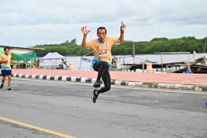 BIB: 2725
                            <button type="button" onclick="openModal(13098854)" class="btn btn-primary btn-sm float-right btn-popup" data-toggle="modal" data-target=".modal-high-quality">
                        <i class="fas fa-shopping-cart"></i> Add to Cart
                    </button>
                                            <button type="button" onclick="isThisMe(13098854, true)" class="btn btn-success btn-sm float-right btn-popup btn-isme hidden" data-toggle="tooltip" data-placement="bottom" title="นี่คือรูปของคุณใช่ไหม คลิกที่นี่เพื่อเอาเข้าอัลบั้ม">
                        <i class="fas fa-plus"></i> Add to album
                    </button>
                    <button type="button" onclick="isThisMe(13098854, false)" class="btn btn-warning btn-sm float-right btn-popup btn-isnotme hidden">
                        <i class="fas fa-ban"></i> Remove from album
                    </button>