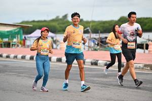 BIB: 2002, 2720, 2723
                            <button type="button" onclick="openModal(13103350)" class="btn btn-primary btn-sm float-right btn-popup" data-toggle="modal" data-target=".modal-high-quality">
                        <i class="fas fa-shopping-cart"></i> Add to Cart
                    </button>
                                            <button type="button" onclick="isThisMe(13103350, true)" class="btn btn-success btn-sm float-right btn-popup btn-isme hidden" data-toggle="tooltip" data-placement="bottom" title="นี่คือรูปของคุณใช่ไหม คลิกที่นี่เพื่อเอาเข้าอัลบั้ม">
                        <i class="fas fa-plus"></i> Add to album
                    </button>
                    <button type="button" onclick="isThisMe(13103350, false)" class="btn btn-warning btn-sm float-right btn-popup btn-isnotme hidden">
                        <i class="fas fa-ban"></i> Remove from album
                    </button>