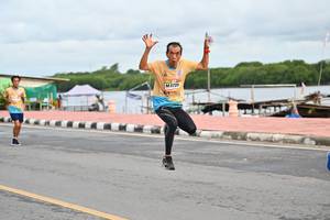 BIB: 2725
                            <button type="button" onclick="openModal(13098932)" class="btn btn-primary btn-sm float-right btn-popup" data-toggle="modal" data-target=".modal-high-quality">
                        <i class="fas fa-shopping-cart"></i> Add to Cart
                    </button>
                                            <button type="button" onclick="isThisMe(13098932, true)" class="btn btn-success btn-sm float-right btn-popup btn-isme hidden" data-toggle="tooltip" data-placement="bottom" title="นี่คือรูปของคุณใช่ไหม คลิกที่นี่เพื่อเอาเข้าอัลบั้ม">
                        <i class="fas fa-plus"></i> Add to album
                    </button>
                    <button type="button" onclick="isThisMe(13098932, false)" class="btn btn-warning btn-sm float-right btn-popup btn-isnotme hidden">
                        <i class="fas fa-ban"></i> Remove from album
                    </button>