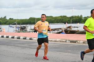 BIB: 3159
                            <button type="button" onclick="openModal(13102287)" class="btn btn-primary btn-sm float-right btn-popup" data-toggle="modal" data-target=".modal-high-quality">
                        <i class="fas fa-shopping-cart"></i> Add to Cart
                    </button>
                                            <button type="button" onclick="isThisMe(13102287, true)" class="btn btn-success btn-sm float-right btn-popup btn-isme hidden" data-toggle="tooltip" data-placement="bottom" title="นี่คือรูปของคุณใช่ไหม คลิกที่นี่เพื่อเอาเข้าอัลบั้ม">
                        <i class="fas fa-plus"></i> Add to album
                    </button>
                    <button type="button" onclick="isThisMe(13102287, false)" class="btn btn-warning btn-sm float-right btn-popup btn-isnotme hidden">
                        <i class="fas fa-ban"></i> Remove from album
                    </button>