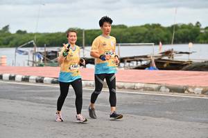 BIB: 201
                            <button type="button" onclick="openModal(13102985)" class="btn btn-primary btn-sm float-right btn-popup" data-toggle="modal" data-target=".modal-high-quality">
                        <i class="fas fa-shopping-cart"></i> Add to Cart
                    </button>
                                            <button type="button" onclick="isThisMe(13102985, true)" class="btn btn-success btn-sm float-right btn-popup btn-isme hidden" data-toggle="tooltip" data-placement="bottom" title="นี่คือรูปของคุณใช่ไหม คลิกที่นี่เพื่อเอาเข้าอัลบั้ม">
                        <i class="fas fa-plus"></i> Add to album
                    </button>
                    <button type="button" onclick="isThisMe(13102985, false)" class="btn btn-warning btn-sm float-right btn-popup btn-isnotme hidden">
                        <i class="fas fa-ban"></i> Remove from album
                    </button>