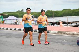 BIB: 1090
                            <button type="button" onclick="openModal(13084046)" class="btn btn-primary btn-sm float-right btn-popup" data-toggle="modal" data-target=".modal-high-quality">
                        <i class="fas fa-shopping-cart"></i> Add to Cart
                    </button>
                                            <button type="button" onclick="isThisMe(13084046, true)" class="btn btn-success btn-sm float-right btn-popup btn-isme hidden" data-toggle="tooltip" data-placement="bottom" title="นี่คือรูปของคุณใช่ไหม คลิกที่นี่เพื่อเอาเข้าอัลบั้ม">
                        <i class="fas fa-plus"></i> Add to album
                    </button>
                    <button type="button" onclick="isThisMe(13084046, false)" class="btn btn-warning btn-sm float-right btn-popup btn-isnotme hidden">
                        <i class="fas fa-ban"></i> Remove from album
                    </button>