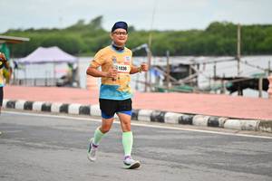 BIB: 1036
                            <button type="button" onclick="openModal(13072592)" class="btn btn-primary btn-sm float-right btn-popup" data-toggle="modal" data-target=".modal-high-quality">
                        <i class="fas fa-shopping-cart"></i> Add to Cart
                    </button>
                                            <button type="button" onclick="isThisMe(13072592, true)" class="btn btn-success btn-sm float-right btn-popup btn-isme hidden" data-toggle="tooltip" data-placement="bottom" title="นี่คือรูปของคุณใช่ไหม คลิกที่นี่เพื่อเอาเข้าอัลบั้ม">
                        <i class="fas fa-plus"></i> Add to album
                    </button>
                    <button type="button" onclick="isThisMe(13072592, false)" class="btn btn-warning btn-sm float-right btn-popup btn-isnotme hidden">
                        <i class="fas fa-ban"></i> Remove from album
                    </button>