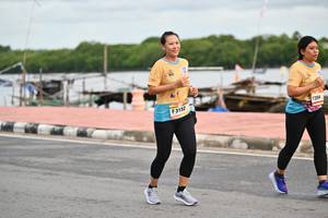 BIB: 3152, 2004
                            <button type="button" onclick="openModal(13061156)" class="btn btn-primary btn-sm float-right btn-popup" data-toggle="modal" data-target=".modal-high-quality">
                        <i class="fas fa-shopping-cart"></i> Add to Cart
                    </button>
                                            <button type="button" onclick="isThisMe(13061156, true)" class="btn btn-success btn-sm float-right btn-popup btn-isme hidden" data-toggle="tooltip" data-placement="bottom" title="นี่คือรูปของคุณใช่ไหม คลิกที่นี่เพื่อเอาเข้าอัลบั้ม">
                        <i class="fas fa-plus"></i> Add to album
                    </button>
                    <button type="button" onclick="isThisMe(13061156, false)" class="btn btn-warning btn-sm float-right btn-popup btn-isnotme hidden">
                        <i class="fas fa-ban"></i> Remove from album
                    </button>