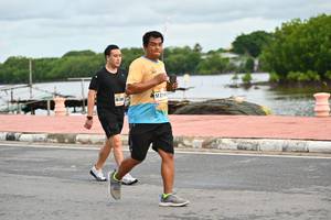 BIB: 214
                            <button type="button" onclick="openModal(13075987)" class="btn btn-primary btn-sm float-right btn-popup" data-toggle="modal" data-target=".modal-high-quality">
                        <i class="fas fa-shopping-cart"></i> Add to Cart
                    </button>
                                            <button type="button" onclick="isThisMe(13075987, true)" class="btn btn-success btn-sm float-right btn-popup btn-isme hidden" data-toggle="tooltip" data-placement="bottom" title="นี่คือรูปของคุณใช่ไหม คลิกที่นี่เพื่อเอาเข้าอัลบั้ม">
                        <i class="fas fa-plus"></i> Add to album
                    </button>
                    <button type="button" onclick="isThisMe(13075987, false)" class="btn btn-warning btn-sm float-right btn-popup btn-isnotme hidden">
                        <i class="fas fa-ban"></i> Remove from album
                    </button>