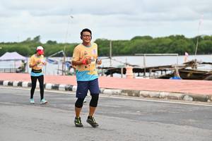 BIB: 
                            <button type="button" onclick="openModal(13077351)" class="btn btn-primary btn-sm float-right btn-popup" data-toggle="modal" data-target=".modal-high-quality">
                        <i class="fas fa-shopping-cart"></i> Add to Cart
                    </button>
                                            <button type="button" onclick="isThisMe(13077351, true)" class="btn btn-success btn-sm float-right btn-popup btn-isme hidden" data-toggle="tooltip" data-placement="bottom" title="นี่คือรูปของคุณใช่ไหม คลิกที่นี่เพื่อเอาเข้าอัลบั้ม">
                        <i class="fas fa-plus"></i> Add to album
                    </button>
                    <button type="button" onclick="isThisMe(13077351, false)" class="btn btn-warning btn-sm float-right btn-popup btn-isnotme hidden">
                        <i class="fas fa-ban"></i> Remove from album
                    </button>