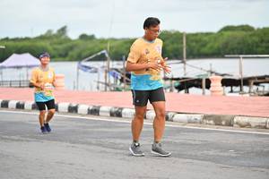 BIB: 
                            <button type="button" onclick="openModal(13067276)" class="btn btn-primary btn-sm float-right btn-popup" data-toggle="modal" data-target=".modal-high-quality">
                        <i class="fas fa-shopping-cart"></i> Add to Cart
                    </button>
                                            <button type="button" onclick="isThisMe(13067276, true)" class="btn btn-success btn-sm float-right btn-popup btn-isme hidden" data-toggle="tooltip" data-placement="bottom" title="นี่คือรูปของคุณใช่ไหม คลิกที่นี่เพื่อเอาเข้าอัลบั้ม">
                        <i class="fas fa-plus"></i> Add to album
                    </button>
                    <button type="button" onclick="isThisMe(13067276, false)" class="btn btn-warning btn-sm float-right btn-popup btn-isnotme hidden">
                        <i class="fas fa-ban"></i> Remove from album
                    </button>