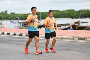 BIB: 1090
                            <button type="button" onclick="openModal(13084626)" class="btn btn-primary btn-sm float-right btn-popup" data-toggle="modal" data-target=".modal-high-quality">
                        <i class="fas fa-shopping-cart"></i> Add to Cart
                    </button>
                                            <button type="button" onclick="isThisMe(13084626, true)" class="btn btn-success btn-sm float-right btn-popup btn-isme hidden" data-toggle="tooltip" data-placement="bottom" title="นี่คือรูปของคุณใช่ไหม คลิกที่นี่เพื่อเอาเข้าอัลบั้ม">
                        <i class="fas fa-plus"></i> Add to album
                    </button>
                    <button type="button" onclick="isThisMe(13084626, false)" class="btn btn-warning btn-sm float-right btn-popup btn-isnotme hidden">
                        <i class="fas fa-ban"></i> Remove from album
                    </button>