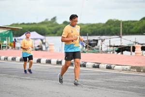 BIB: 
                            <button type="button" onclick="openModal(13066607)" class="btn btn-primary btn-sm float-right btn-popup" data-toggle="modal" data-target=".modal-high-quality">
                        <i class="fas fa-shopping-cart"></i> Add to Cart
                    </button>
                                            <button type="button" onclick="isThisMe(13066607, true)" class="btn btn-success btn-sm float-right btn-popup btn-isme hidden" data-toggle="tooltip" data-placement="bottom" title="นี่คือรูปของคุณใช่ไหม คลิกที่นี่เพื่อเอาเข้าอัลบั้ม">
                        <i class="fas fa-plus"></i> Add to album
                    </button>
                    <button type="button" onclick="isThisMe(13066607, false)" class="btn btn-warning btn-sm float-right btn-popup btn-isnotme hidden">
                        <i class="fas fa-ban"></i> Remove from album
                    </button>