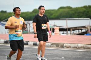 BIB: 3800, 2145
                            <button type="button" onclick="openModal(13075851)" class="btn btn-primary btn-sm float-right btn-popup" data-toggle="modal" data-target=".modal-high-quality">
                        <i class="fas fa-shopping-cart"></i> Add to Cart
                    </button>
                                            <button type="button" onclick="isThisMe(13075851, true)" class="btn btn-success btn-sm float-right btn-popup btn-isme hidden" data-toggle="tooltip" data-placement="bottom" title="นี่คือรูปของคุณใช่ไหม คลิกที่นี่เพื่อเอาเข้าอัลบั้ม">
                        <i class="fas fa-plus"></i> Add to album
                    </button>
                    <button type="button" onclick="isThisMe(13075851, false)" class="btn btn-warning btn-sm float-right btn-popup btn-isnotme hidden">
                        <i class="fas fa-ban"></i> Remove from album
                    </button>