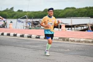 BIB: 1036
                            <button type="button" onclick="openModal(13073703)" class="btn btn-primary btn-sm float-right btn-popup" data-toggle="modal" data-target=".modal-high-quality">
                        <i class="fas fa-shopping-cart"></i> Add to Cart
                    </button>
                                            <button type="button" onclick="isThisMe(13073703, true)" class="btn btn-success btn-sm float-right btn-popup btn-isme hidden" data-toggle="tooltip" data-placement="bottom" title="นี่คือรูปของคุณใช่ไหม คลิกที่นี่เพื่อเอาเข้าอัลบั้ม">
                        <i class="fas fa-plus"></i> Add to album
                    </button>
                    <button type="button" onclick="isThisMe(13073703, false)" class="btn btn-warning btn-sm float-right btn-popup btn-isnotme hidden">
                        <i class="fas fa-ban"></i> Remove from album
                    </button>