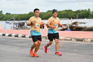 BIB: 1090, 2052
                            <button type="button" onclick="openModal(13084730)" class="btn btn-primary btn-sm float-right btn-popup" data-toggle="modal" data-target=".modal-high-quality">
                        <i class="fas fa-shopping-cart"></i> Add to Cart
                    </button>
                                            <button type="button" onclick="isThisMe(13084730, true)" class="btn btn-success btn-sm float-right btn-popup btn-isme hidden" data-toggle="tooltip" data-placement="bottom" title="นี่คือรูปของคุณใช่ไหม คลิกที่นี่เพื่อเอาเข้าอัลบั้ม">
                        <i class="fas fa-plus"></i> Add to album
                    </button>
                    <button type="button" onclick="isThisMe(13084730, false)" class="btn btn-warning btn-sm float-right btn-popup btn-isnotme hidden">
                        <i class="fas fa-ban"></i> Remove from album
                    </button>