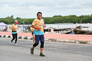 BIB: 2023
                            <button type="button" onclick="openModal(13077412)" class="btn btn-primary btn-sm float-right btn-popup" data-toggle="modal" data-target=".modal-high-quality">
                        <i class="fas fa-shopping-cart"></i> Add to Cart
                    </button>
                                            <button type="button" onclick="isThisMe(13077412, true)" class="btn btn-success btn-sm float-right btn-popup btn-isme hidden" data-toggle="tooltip" data-placement="bottom" title="นี่คือรูปของคุณใช่ไหม คลิกที่นี่เพื่อเอาเข้าอัลบั้ม">
                        <i class="fas fa-plus"></i> Add to album
                    </button>
                    <button type="button" onclick="isThisMe(13077412, false)" class="btn btn-warning btn-sm float-right btn-popup btn-isnotme hidden">
                        <i class="fas fa-ban"></i> Remove from album
                    </button>