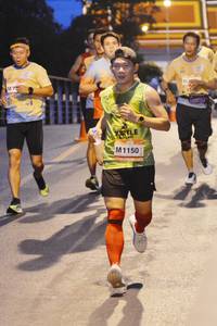 BIB: 1150
                            <button type="button" onclick="openModal(13157613)" class="btn btn-primary btn-sm float-right btn-popup" data-toggle="modal" data-target=".modal-high-quality">
                        <i class="fas fa-shopping-cart"></i> Add to Cart
                    </button>
                                            <button type="button" onclick="isThisMe(13157613, true)" class="btn btn-success btn-sm float-right btn-popup btn-isme hidden" data-toggle="tooltip" data-placement="bottom" title="นี่คือรูปของคุณใช่ไหม คลิกที่นี่เพื่อเอาเข้าอัลบั้ม">
                        <i class="fas fa-plus"></i> Add to album
                    </button>
                    <button type="button" onclick="isThisMe(13157613, false)" class="btn btn-warning btn-sm float-right btn-popup btn-isnotme hidden">
                        <i class="fas fa-ban"></i> Remove from album
                    </button>