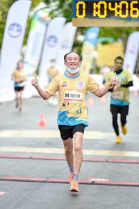 BIB: 0406, 1010
                            <button type="button" onclick="openModal(13139019)" class="btn btn-primary btn-sm float-right btn-popup" data-toggle="modal" data-target=".modal-high-quality">
                        <i class="fas fa-shopping-cart"></i> Add to Cart
                    </button>
                                            <button type="button" onclick="isThisMe(13139019, true)" class="btn btn-success btn-sm float-right btn-popup btn-isme hidden" data-toggle="tooltip" data-placement="bottom" title="นี่คือรูปของคุณใช่ไหม คลิกที่นี่เพื่อเอาเข้าอัลบั้ม">
                        <i class="fas fa-plus"></i> Add to album
                    </button>
                    <button type="button" onclick="isThisMe(13139019, false)" class="btn btn-warning btn-sm float-right btn-popup btn-isnotme hidden">
                        <i class="fas fa-ban"></i> Remove from album
                    </button>