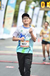 BIB: 4017
                            <button type="button" onclick="openModal(13097186)" class="btn btn-primary btn-sm float-right btn-popup" data-toggle="modal" data-target=".modal-high-quality">
                        <i class="fas fa-shopping-cart"></i> Add to Cart
                    </button>
                                            <button type="button" onclick="isThisMe(13097186, true)" class="btn btn-success btn-sm float-right btn-popup btn-isme hidden" data-toggle="tooltip" data-placement="bottom" title="นี่คือรูปของคุณใช่ไหม คลิกที่นี่เพื่อเอาเข้าอัลบั้ม">
                        <i class="fas fa-plus"></i> Add to album
                    </button>
                    <button type="button" onclick="isThisMe(13097186, false)" class="btn btn-warning btn-sm float-right btn-popup btn-isnotme hidden">
                        <i class="fas fa-ban"></i> Remove from album
                    </button>