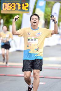 BIB: 0631, 3058
                            <button type="button" onclick="openModal(13139316)" class="btn btn-primary btn-sm float-right btn-popup" data-toggle="modal" data-target=".modal-high-quality">
                        <i class="fas fa-shopping-cart"></i> Add to Cart
                    </button>
                                            <button type="button" onclick="isThisMe(13139316, true)" class="btn btn-success btn-sm float-right btn-popup btn-isme hidden" data-toggle="tooltip" data-placement="bottom" title="นี่คือรูปของคุณใช่ไหม คลิกที่นี่เพื่อเอาเข้าอัลบั้ม">
                        <i class="fas fa-plus"></i> Add to album
                    </button>
                    <button type="button" onclick="isThisMe(13139316, false)" class="btn btn-warning btn-sm float-right btn-popup btn-isnotme hidden">
                        <i class="fas fa-ban"></i> Remove from album
                    </button>