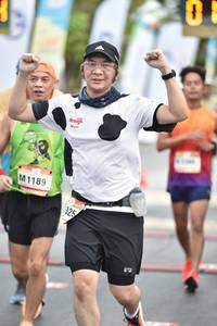 BIB: 1189, 325
                            <button type="button" onclick="openModal(13097156)" class="btn btn-primary btn-sm float-right btn-popup" data-toggle="modal" data-target=".modal-high-quality">
                        <i class="fas fa-shopping-cart"></i> Add to Cart
                    </button>
                                            <button type="button" onclick="isThisMe(13097156, true)" class="btn btn-success btn-sm float-right btn-popup btn-isme hidden" data-toggle="tooltip" data-placement="bottom" title="นี่คือรูปของคุณใช่ไหม คลิกที่นี่เพื่อเอาเข้าอัลบั้ม">
                        <i class="fas fa-plus"></i> Add to album
                    </button>
                    <button type="button" onclick="isThisMe(13097156, false)" class="btn btn-warning btn-sm float-right btn-popup btn-isnotme hidden">
                        <i class="fas fa-ban"></i> Remove from album
                    </button>