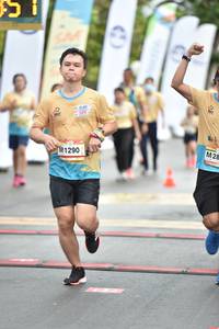 BIB: 1290
                            <button type="button" onclick="openModal(13097486)" class="btn btn-primary btn-sm float-right btn-popup" data-toggle="modal" data-target=".modal-high-quality">
                        <i class="fas fa-shopping-cart"></i> Add to Cart
                    </button>
                                            <button type="button" onclick="isThisMe(13097486, true)" class="btn btn-success btn-sm float-right btn-popup btn-isme hidden" data-toggle="tooltip" data-placement="bottom" title="นี่คือรูปของคุณใช่ไหม คลิกที่นี่เพื่อเอาเข้าอัลบั้ม">
                        <i class="fas fa-plus"></i> Add to album
                    </button>
                    <button type="button" onclick="isThisMe(13097486, false)" class="btn btn-warning btn-sm float-right btn-popup btn-isnotme hidden">
                        <i class="fas fa-ban"></i> Remove from album
                    </button>