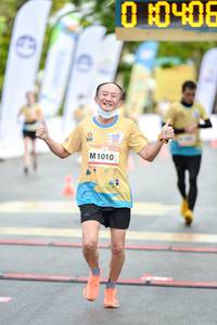 BIB: 0406, 1010
                            <button type="button" onclick="openModal(13139024)" class="btn btn-primary btn-sm float-right btn-popup" data-toggle="modal" data-target=".modal-high-quality">
                        <i class="fas fa-shopping-cart"></i> Add to Cart
                    </button>
                                            <button type="button" onclick="isThisMe(13139024, true)" class="btn btn-success btn-sm float-right btn-popup btn-isme hidden" data-toggle="tooltip" data-placement="bottom" title="นี่คือรูปของคุณใช่ไหม คลิกที่นี่เพื่อเอาเข้าอัลบั้ม">
                        <i class="fas fa-plus"></i> Add to album
                    </button>
                    <button type="button" onclick="isThisMe(13139024, false)" class="btn btn-warning btn-sm float-right btn-popup btn-isnotme hidden">
                        <i class="fas fa-ban"></i> Remove from album
                    </button>