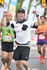 BIB: 1189, 325
                            <button type="button" onclick="openModal(13097155)" class="btn btn-primary btn-sm float-right btn-popup" data-toggle="modal" data-target=".modal-high-quality">
                        <i class="fas fa-shopping-cart"></i> Add to Cart
                    </button>
                                            <button type="button" onclick="isThisMe(13097155, true)" class="btn btn-success btn-sm float-right btn-popup btn-isme hidden" data-toggle="tooltip" data-placement="bottom" title="นี่คือรูปของคุณใช่ไหม คลิกที่นี่เพื่อเอาเข้าอัลบั้ม">
                        <i class="fas fa-plus"></i> Add to album
                    </button>
                    <button type="button" onclick="isThisMe(13097155, false)" class="btn btn-warning btn-sm float-right btn-popup btn-isnotme hidden">
                        <i class="fas fa-ban"></i> Remove from album
                    </button>