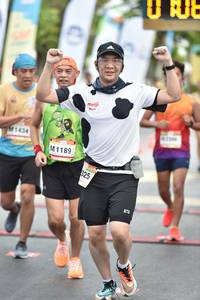 BIB: 1434, 1189, 325
                            <button type="button" onclick="openModal(13097138)" class="btn btn-primary btn-sm float-right btn-popup" data-toggle="modal" data-target=".modal-high-quality">
                        <i class="fas fa-shopping-cart"></i> Add to Cart
                    </button>
                                            <button type="button" onclick="isThisMe(13097138, true)" class="btn btn-success btn-sm float-right btn-popup btn-isme hidden" data-toggle="tooltip" data-placement="bottom" title="นี่คือรูปของคุณใช่ไหม คลิกที่นี่เพื่อเอาเข้าอัลบั้ม">
                        <i class="fas fa-plus"></i> Add to album
                    </button>
                    <button type="button" onclick="isThisMe(13097138, false)" class="btn btn-warning btn-sm float-right btn-popup btn-isnotme hidden">
                        <i class="fas fa-ban"></i> Remove from album
                    </button>