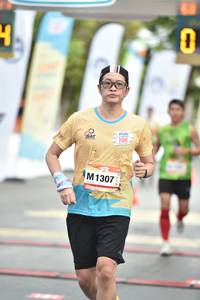 BIB: 1307
                            <button type="button" onclick="openModal(13097398)" class="btn btn-primary btn-sm float-right btn-popup" data-toggle="modal" data-target=".modal-high-quality">
                        <i class="fas fa-shopping-cart"></i> Add to Cart
                    </button>
                                            <button type="button" onclick="isThisMe(13097398, true)" class="btn btn-success btn-sm float-right btn-popup btn-isme hidden" data-toggle="tooltip" data-placement="bottom" title="นี่คือรูปของคุณใช่ไหม คลิกที่นี่เพื่อเอาเข้าอัลบั้ม">
                        <i class="fas fa-plus"></i> Add to album
                    </button>
                    <button type="button" onclick="isThisMe(13097398, false)" class="btn btn-warning btn-sm float-right btn-popup btn-isnotme hidden">
                        <i class="fas fa-ban"></i> Remove from album
                    </button>