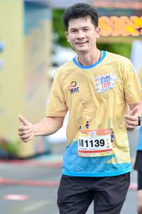 BIB: 1139
                            <button type="button" onclick="openModal(13139150)" class="btn btn-primary btn-sm float-right btn-popup" data-toggle="modal" data-target=".modal-high-quality">
                        <i class="fas fa-shopping-cart"></i> Add to Cart
                    </button>
                                            <button type="button" onclick="isThisMe(13139150, true)" class="btn btn-success btn-sm float-right btn-popup btn-isme hidden" data-toggle="tooltip" data-placement="bottom" title="นี่คือรูปของคุณใช่ไหม คลิกที่นี่เพื่อเอาเข้าอัลบั้ม">
                        <i class="fas fa-plus"></i> Add to album
                    </button>
                    <button type="button" onclick="isThisMe(13139150, false)" class="btn btn-warning btn-sm float-right btn-popup btn-isnotme hidden">
                        <i class="fas fa-ban"></i> Remove from album
                    </button>