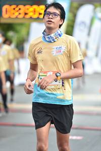 BIB: 063909
                            <button type="button" onclick="openModal(13097537)" class="btn btn-primary btn-sm float-right btn-popup" data-toggle="modal" data-target=".modal-high-quality">
                        <i class="fas fa-shopping-cart"></i> Add to Cart
                    </button>
                                            <button type="button" onclick="isThisMe(13097537, true)" class="btn btn-success btn-sm float-right btn-popup btn-isme hidden" data-toggle="tooltip" data-placement="bottom" title="นี่คือรูปของคุณใช่ไหม คลิกที่นี่เพื่อเอาเข้าอัลบั้ม">
                        <i class="fas fa-plus"></i> Add to album
                    </button>
                    <button type="button" onclick="isThisMe(13097537, false)" class="btn btn-warning btn-sm float-right btn-popup btn-isnotme hidden">
                        <i class="fas fa-ban"></i> Remove from album
                    </button>