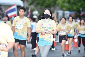 BIB: 5252, 076
                            <button type="button" onclick="openModal(13106716)" class="btn btn-primary btn-sm float-right btn-popup" data-toggle="modal" data-target=".modal-high-quality">
                        <i class="fas fa-shopping-cart"></i> Add to Cart
                    </button>
                                            <button type="button" onclick="isThisMe(13106716, true)" class="btn btn-success btn-sm float-right btn-popup btn-isme hidden" data-toggle="tooltip" data-placement="bottom" title="นี่คือรูปของคุณใช่ไหม คลิกที่นี่เพื่อเอาเข้าอัลบั้ม">
                        <i class="fas fa-plus"></i> Add to album
                    </button>
                    <button type="button" onclick="isThisMe(13106716, false)" class="btn btn-warning btn-sm float-right btn-popup btn-isnotme hidden">
                        <i class="fas fa-ban"></i> Remove from album
                    </button>