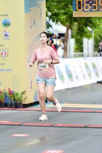 BIB: 0639, 5008
                            <button type="button" onclick="openModal(13138993)" class="btn btn-primary btn-sm float-right btn-popup" data-toggle="modal" data-target=".modal-high-quality">
                        <i class="fas fa-shopping-cart"></i> Add to Cart
                    </button>
                                            <button type="button" onclick="isThisMe(13138993, true)" class="btn btn-success btn-sm float-right btn-popup btn-isme hidden" data-toggle="tooltip" data-placement="bottom" title="นี่คือรูปของคุณใช่ไหม คลิกที่นี่เพื่อเอาเข้าอัลบั้ม">
                        <i class="fas fa-plus"></i> Add to album
                    </button>
                    <button type="button" onclick="isThisMe(13138993, false)" class="btn btn-warning btn-sm float-right btn-popup btn-isnotme hidden">
                        <i class="fas fa-ban"></i> Remove from album
                    </button>