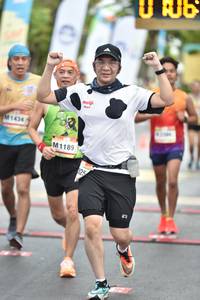 BIB: 1434, 1189, 325
                            <button type="button" onclick="openModal(13097131)" class="btn btn-primary btn-sm float-right btn-popup" data-toggle="modal" data-target=".modal-high-quality">
                        <i class="fas fa-shopping-cart"></i> Add to Cart
                    </button>
                                            <button type="button" onclick="isThisMe(13097131, true)" class="btn btn-success btn-sm float-right btn-popup btn-isme hidden" data-toggle="tooltip" data-placement="bottom" title="นี่คือรูปของคุณใช่ไหม คลิกที่นี่เพื่อเอาเข้าอัลบั้ม">
                        <i class="fas fa-plus"></i> Add to album
                    </button>
                    <button type="button" onclick="isThisMe(13097131, false)" class="btn btn-warning btn-sm float-right btn-popup btn-isnotme hidden">
                        <i class="fas fa-ban"></i> Remove from album
                    </button>