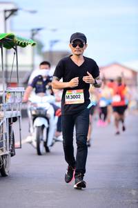 BIB: 3002
                            <button type="button" onclick="openModal(13068100)" class="btn btn-primary btn-sm float-right btn-popup" data-toggle="modal" data-target=".modal-high-quality">
                        <i class="fas fa-shopping-cart"></i> Add to Cart
                    </button>
                                            <button type="button" onclick="isThisMe(13068100, true)" class="btn btn-success btn-sm float-right btn-popup btn-isme hidden" data-toggle="tooltip" data-placement="bottom" title="นี่คือรูปของคุณใช่ไหม คลิกที่นี่เพื่อเอาเข้าอัลบั้ม">
                        <i class="fas fa-plus"></i> Add to album
                    </button>
                    <button type="button" onclick="isThisMe(13068100, false)" class="btn btn-warning btn-sm float-right btn-popup btn-isnotme hidden">
                        <i class="fas fa-ban"></i> Remove from album
                    </button>