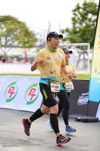 BIB: 1188, 119
                            <button type="button" onclick="openModal(13112435)" class="btn btn-primary btn-sm float-right btn-popup" data-toggle="modal" data-target=".modal-high-quality">
                        <i class="fas fa-shopping-cart"></i> Add to Cart
                    </button>
                                            <button type="button" onclick="isThisMe(13112435, true)" class="btn btn-success btn-sm float-right btn-popup btn-isme hidden" data-toggle="tooltip" data-placement="bottom" title="นี่คือรูปของคุณใช่ไหม คลิกที่นี่เพื่อเอาเข้าอัลบั้ม">
                        <i class="fas fa-plus"></i> Add to album
                    </button>
                    <button type="button" onclick="isThisMe(13112435, false)" class="btn btn-warning btn-sm float-right btn-popup btn-isnotme hidden">
                        <i class="fas fa-ban"></i> Remove from album
                    </button>