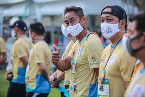 BIB: 
                            <button type="button" onclick="openModal(13158926)" class="btn btn-primary btn-sm float-right btn-popup" data-toggle="modal" data-target=".modal-high-quality">
                        <i class="fas fa-shopping-cart"></i> Add to Cart
                    </button>
                                            <button type="button" onclick="isThisMe(13158926, true)" class="btn btn-success btn-sm float-right btn-popup btn-isme hidden" data-toggle="tooltip" data-placement="bottom" title="นี่คือรูปของคุณใช่ไหม คลิกที่นี่เพื่อเอาเข้าอัลบั้ม">
                        <i class="fas fa-plus"></i> Add to album
                    </button>
                    <button type="button" onclick="isThisMe(13158926, false)" class="btn btn-warning btn-sm float-right btn-popup btn-isnotme hidden">
                        <i class="fas fa-ban"></i> Remove from album
                    </button>