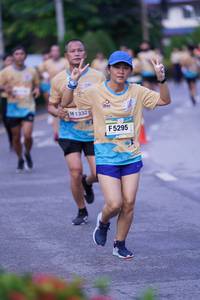 BIB: 1332, 5295
                            <button type="button" onclick="openModal(13071644)" class="btn btn-primary btn-sm float-right btn-popup" data-toggle="modal" data-target=".modal-high-quality">
                        <i class="fas fa-shopping-cart"></i> Add to Cart
                    </button>
                                            <button type="button" onclick="isThisMe(13071644, true)" class="btn btn-success btn-sm float-right btn-popup btn-isme hidden" data-toggle="tooltip" data-placement="bottom" title="นี่คือรูปของคุณใช่ไหม คลิกที่นี่เพื่อเอาเข้าอัลบั้ม">
                        <i class="fas fa-plus"></i> Add to album
                    </button>
                    <button type="button" onclick="isThisMe(13071644, false)" class="btn btn-warning btn-sm float-right btn-popup btn-isnotme hidden">
                        <i class="fas fa-ban"></i> Remove from album
                    </button>