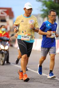 BIB: 2211
                            <button type="button" onclick="openModal(13143517)" class="btn btn-primary btn-sm float-right btn-popup" data-toggle="modal" data-target=".modal-high-quality">
                        <i class="fas fa-shopping-cart"></i> Add to Cart
                    </button>
                                            <button type="button" onclick="isThisMe(13143517, true)" class="btn btn-success btn-sm float-right btn-popup btn-isme hidden" data-toggle="tooltip" data-placement="bottom" title="นี่คือรูปของคุณใช่ไหม คลิกที่นี่เพื่อเอาเข้าอัลบั้ม">
                        <i class="fas fa-plus"></i> Add to album
                    </button>
                    <button type="button" onclick="isThisMe(13143517, false)" class="btn btn-warning btn-sm float-right btn-popup btn-isnotme hidden">
                        <i class="fas fa-ban"></i> Remove from album
                    </button>