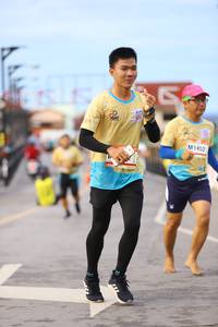 BIB: 1452
                            <button type="button" onclick="openModal(13143624)" class="btn btn-primary btn-sm float-right btn-popup" data-toggle="modal" data-target=".modal-high-quality">
                        <i class="fas fa-shopping-cart"></i> Add to Cart
                    </button>
                                            <button type="button" onclick="isThisMe(13143624, true)" class="btn btn-success btn-sm float-right btn-popup btn-isme hidden" data-toggle="tooltip" data-placement="bottom" title="นี่คือรูปของคุณใช่ไหม คลิกที่นี่เพื่อเอาเข้าอัลบั้ม">
                        <i class="fas fa-plus"></i> Add to album
                    </button>
                    <button type="button" onclick="isThisMe(13143624, false)" class="btn btn-warning btn-sm float-right btn-popup btn-isnotme hidden">
                        <i class="fas fa-ban"></i> Remove from album
                    </button>